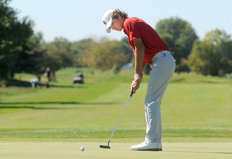 Hinsdale Central's Jack Mulligan putts on the 7th green during the Class 3A Oswego Boys Golf Sectional at Blackberry Oaks Golf Course in Bristol on Monday, Oct. 3, 2022.