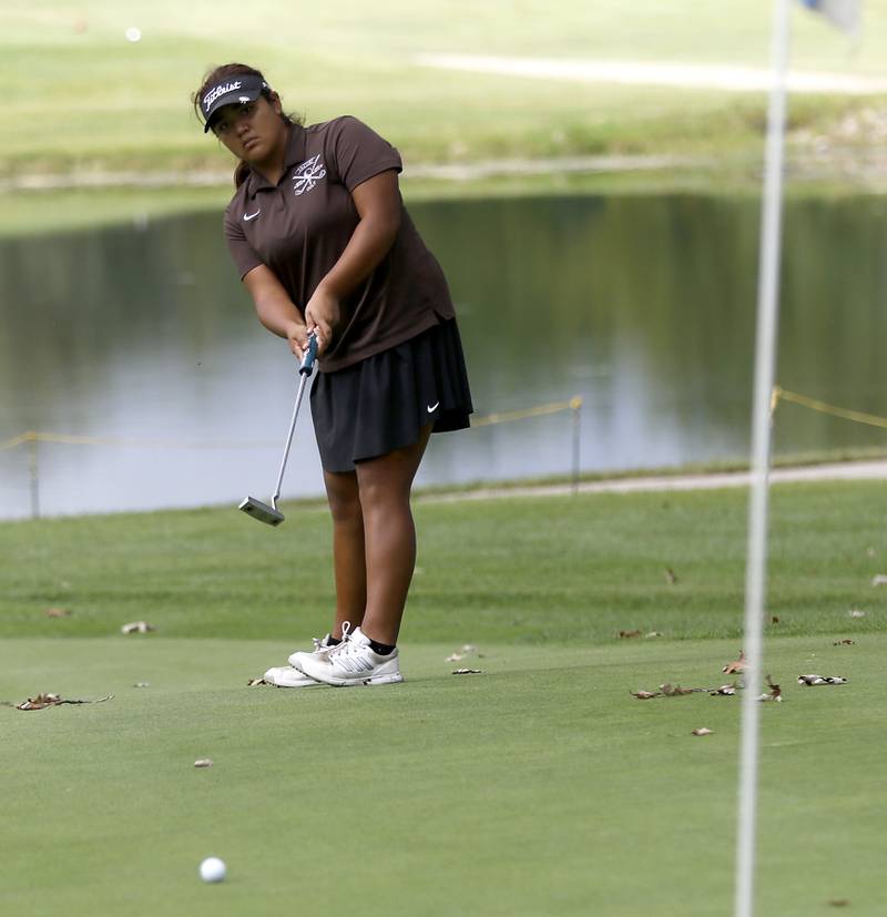 Jacobs’ Bianca Ramirez watches her putt on the 12th green during the Fox Valley Conference Girls Golf Tournament Wednesday, Sept. 24, 2025, at Crystal Woods Golf Club in Woodstock.