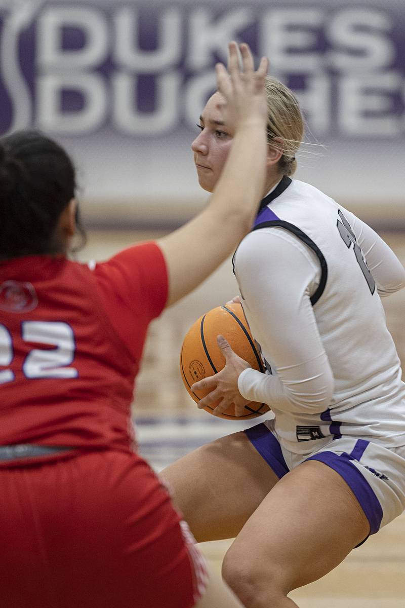 Dixon’s Reese Dambman looks to make a play against Oregon Thursday, Jan. 15, 2026.