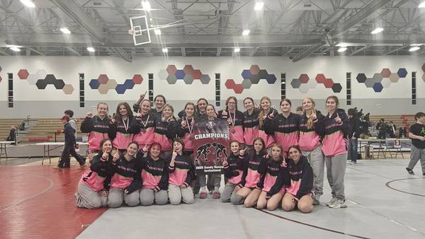 Woodstock co-op girls wrestling team wins Sandy Gussarson Invitational: Saturday’s Northwest Herald roundup