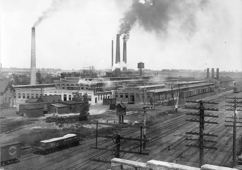 East Works of the American Steel & Wire Company on 10th Street, between Oak Street and the railroad tracks in DeKalb, 1905.