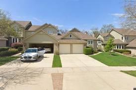 Single-family home sells in Downers Grove for $637,500