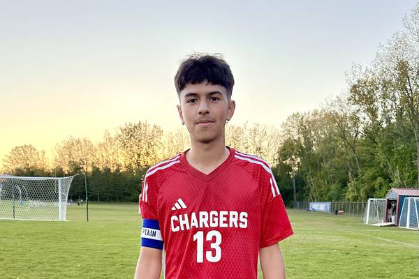 Mauricio Ruiz scores twice as Dundee-Crown shuts out Jacobs