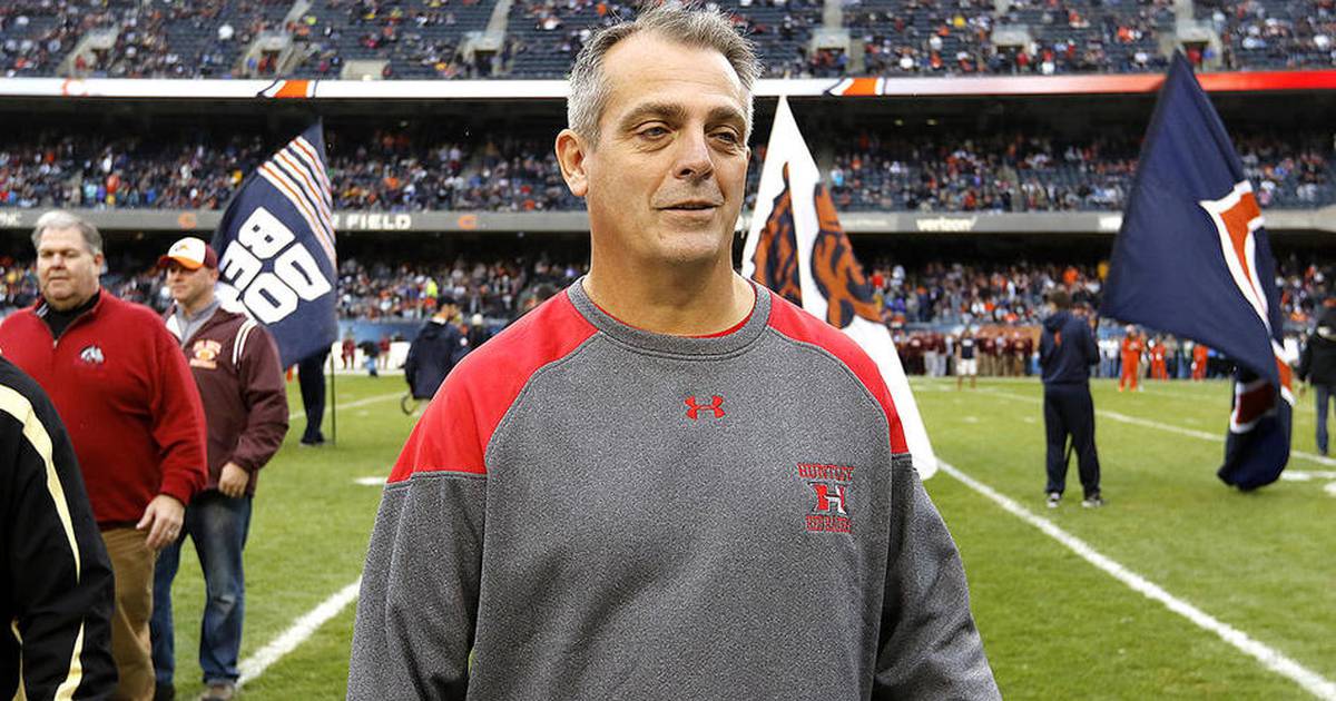 High School Football: Hart to leave Huntley immediately for new positions –  Shaw Local