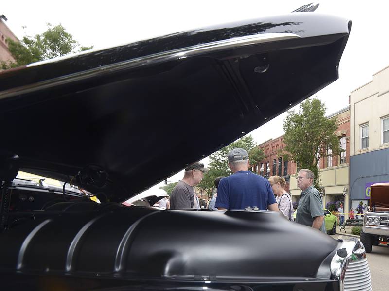 Ottawa Cruise Night draws crowds