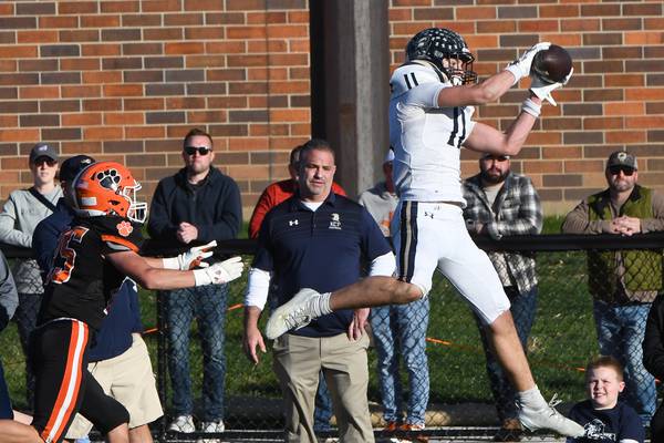 Big-play threat Grant Bowen emerges as two-way star for IC Catholic Prep, sees recruitment take off