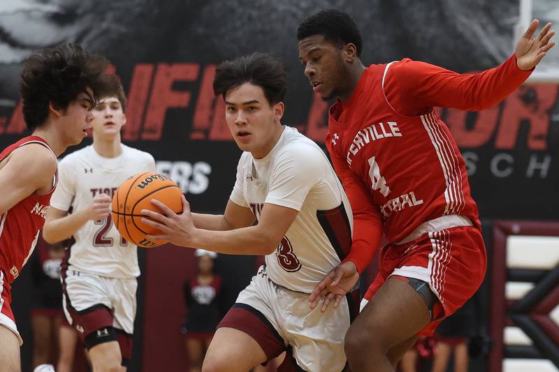 Plainfield North’s Lukas Alvarez drives to the basket against Naperville Central on Wednesday, Jan 22, 2025 in Plainfield.