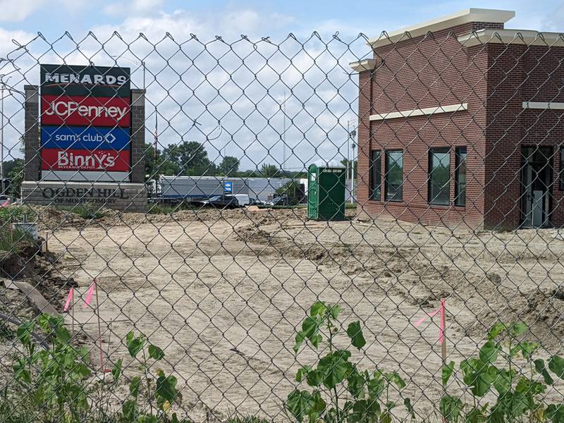 Freddy’s Frozen Custard & Steakburgers is set to open in the Ogden Hill shopping center in Montgomery this fall.