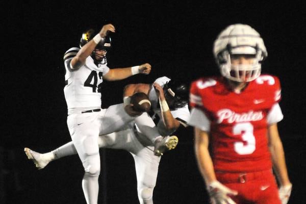 Sycamore wins battle up front, pulls away late in 35-7 win over Ottawa