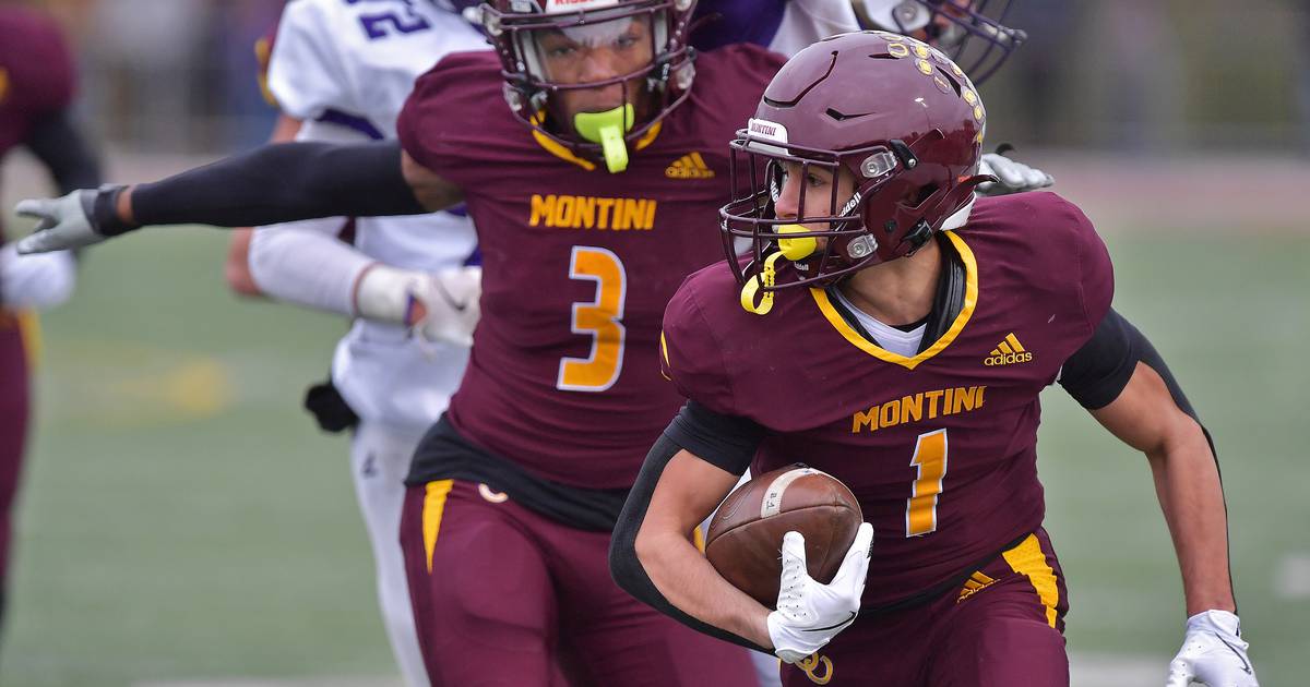Sophomore QB Israel Abrams throws 4 TDs, Montini soars past Wilmington ...