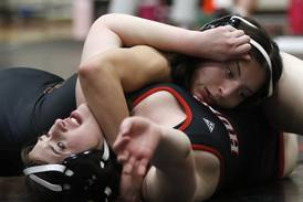 Morris pushes through, sweeps DeKalb, Huntley at Huntley Quad 