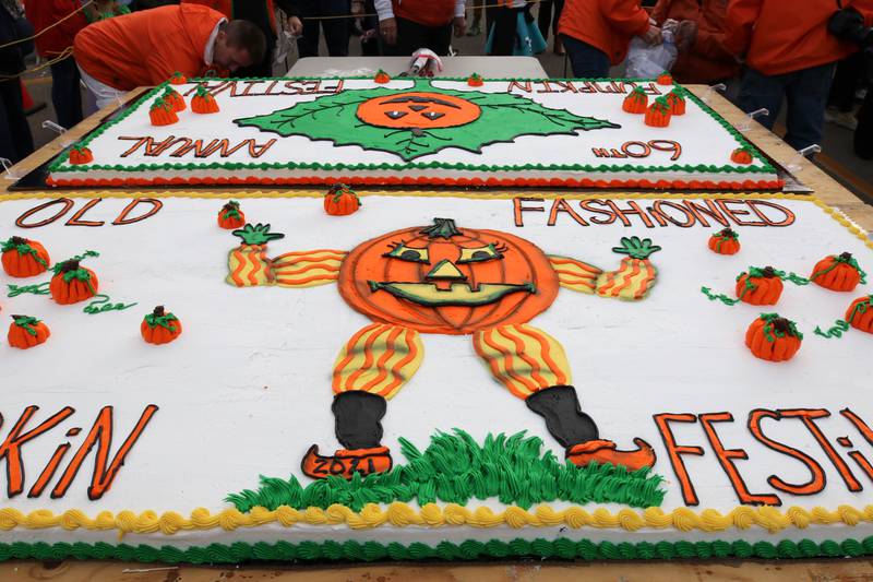 Photos Cakecutting and downtown trickortreat kickoff Sycamore