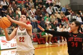 L-P scores inside and outside as Cavs pull away from Hall in second half