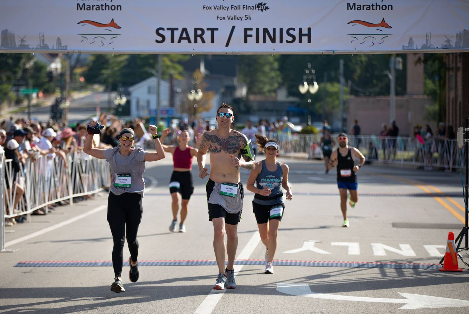 Photos Fox Valley Marathon Races travel through the TriCities Shaw