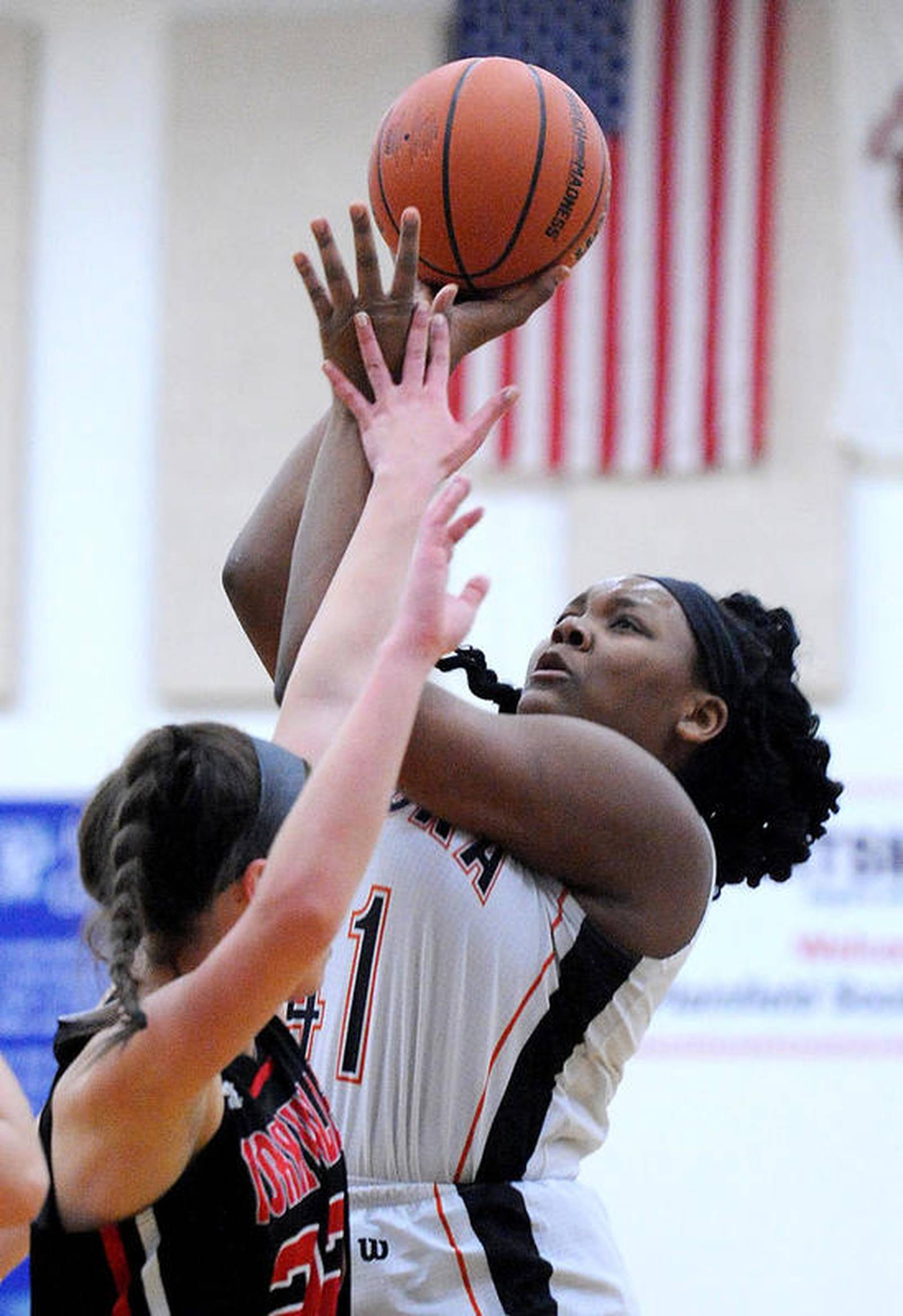Girls basketball: Bachmann, Minooka claim regional championship – Shaw