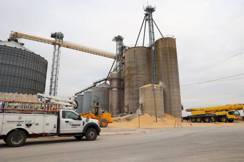 Ameren crews arrived to Martinton to work to restore power after a concrete grain bin collapsed on Wednesday, Oct. 15, 2025, at the Donovan Farmers Co-Op Elevator.