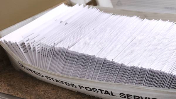 Eye On Illinois: Clerks encouraging absentee voters to advance mail-in timelines