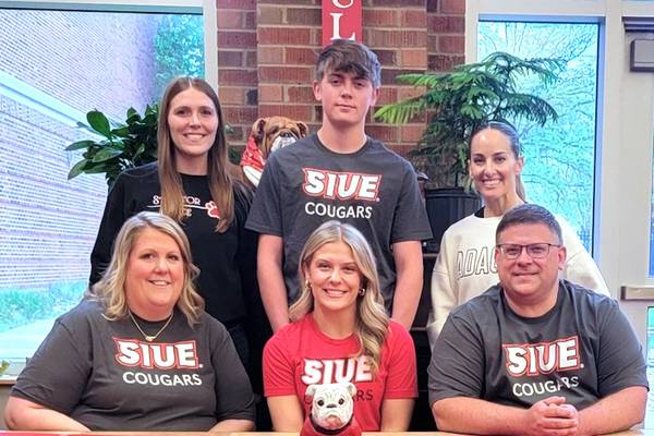 Streator’s Emma Devera dances her way to SIU Edwardsville