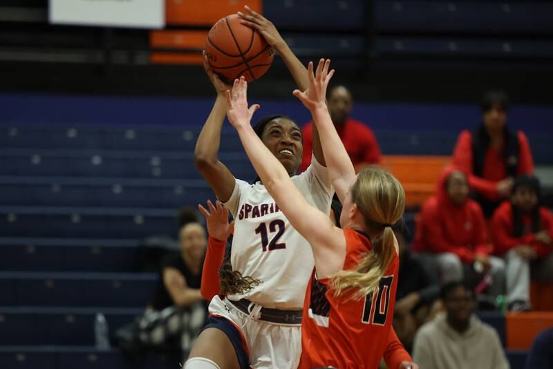 Romeoville’s Arianna Nance takes a shot against Minooka on Tuesday January 24th, 2023.