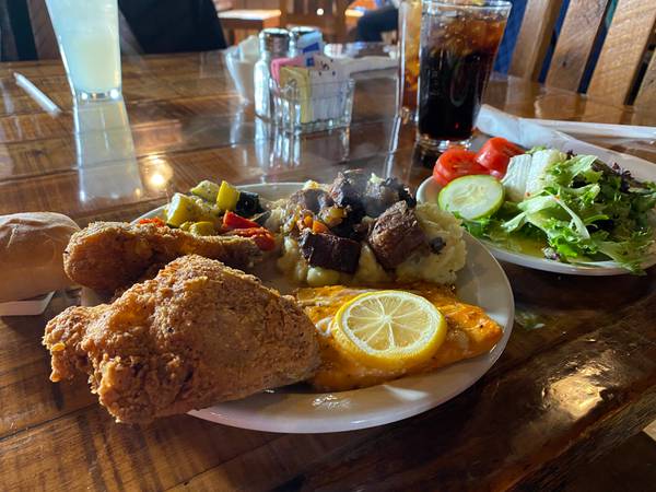 Mystery Diner at Starved Rock: Famous Sunday brunch buffet worthy of its reputation