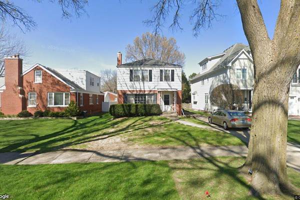 Single-family home sells in La Grange for $517,000