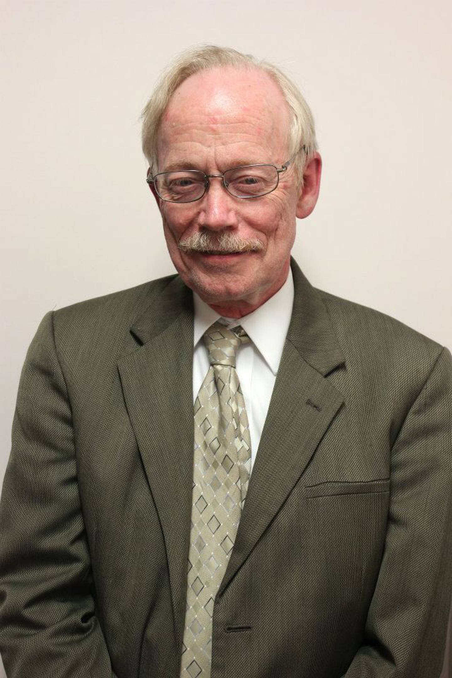 Joe Ennenbach of La Salle is the winner of a national award for lifetime contributions to community theater. The Robert E. Gard Superior Volunteer Award is presented by the American Association of Community Theatre and is given to a longtime thespian who notches at least 25 years with his or her theater company. Ennenbach long ago met that threshold with Stage 212, as he’s been with the company since its 1968 inception.