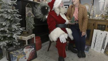 Photos: Streator rings in Christmas season with Mistletoe Market
