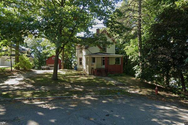 Single-family home built in 1890 in Dixon sells for $224,000