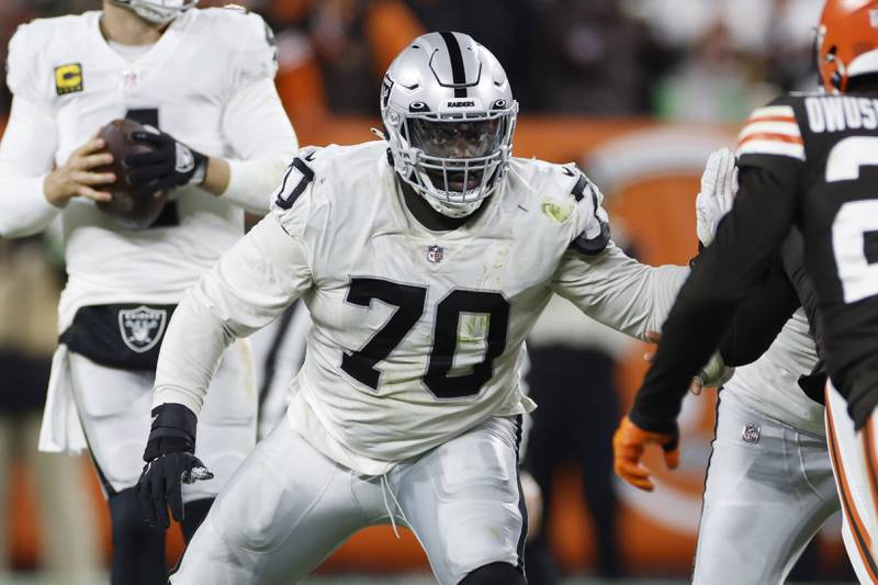 Las Vegas Raiders guard Alex Leatherwood plays against the Cleveland Browns, Monday, Dec. 20, 2021, in Cleveland.