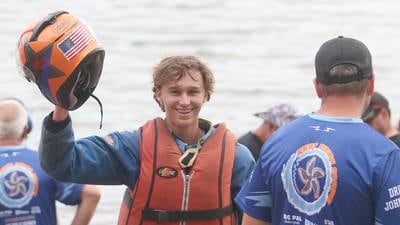 Photos:  US Title Series Pro National Championship Boat Races heat up in DePue