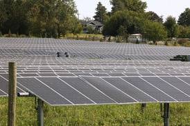 Illinois lawmakers OK sweeping energy reform package that governor pledges to sign