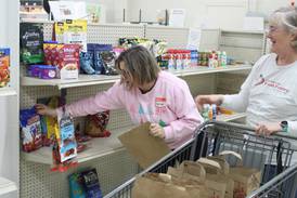 Crystal Lake company hosting mobile food drive