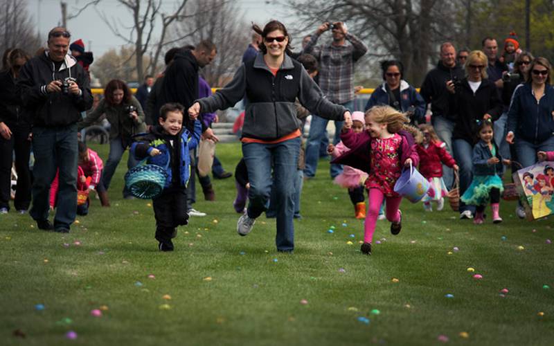 Hundreds of kids, dogs, turn out for Sugar Grove egg hunts Shaw Local