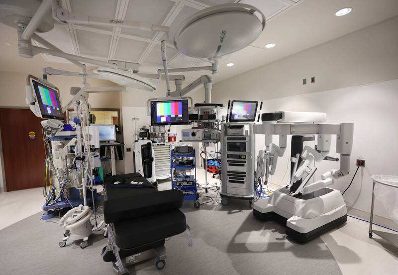 One of the operating rooms with the da Vinci Xi robotic surgical system Tuesday, Oct. 28, 2025, at Northwestern Medicine Kishwaukee Hospital in DeKalb. The hospital recently celebrated its 2,000th successful robotic-assisted surgery.