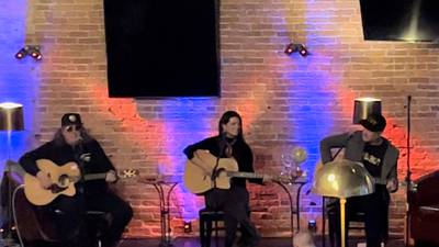 5 Things to Do: Acoustic session, Civil War style ball, princess tea in the Illinois Valley