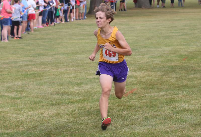 Mendota's Aisaac Arteaga runs during the Gary Coates Invitational cross country meet on Saturday, Sept. 13, 2025 at Zearing Park in Princeton .