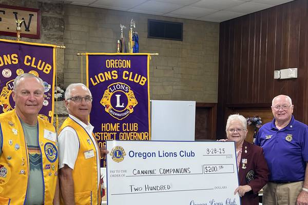 Meyers speaks at Oregon Lions Club meeting, donation made