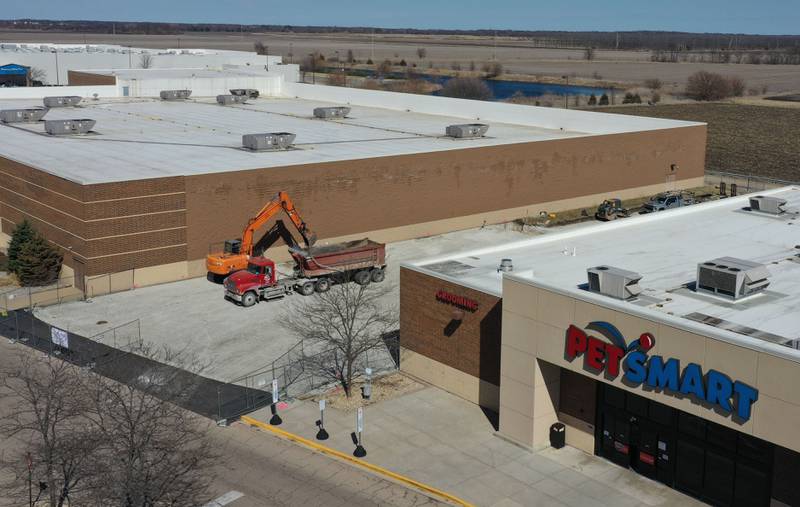 Crews begin work on a future Five Below discount store between Kohls and PetSmart on Monday, March 17, 2025 in Peru.