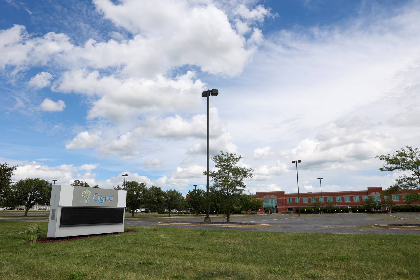 The former Cigna building in Bourbonnais has been donated to Riverside Healthcare. The long-vacant building is adjacent to the healthcare system’s Health Fitness Center and expanding campus in Bourbonnais along North Convent Street.