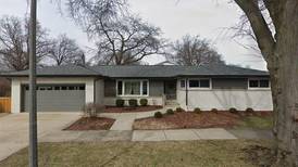 Single-family home sells for $971,000 in Elmhurst