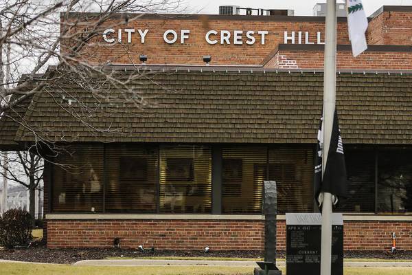 Crest Hill approves plan to demolish old city hall, replace with  gas station