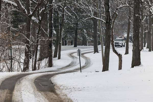 Snow and freezing rain part of revised forecast for northern Illinois