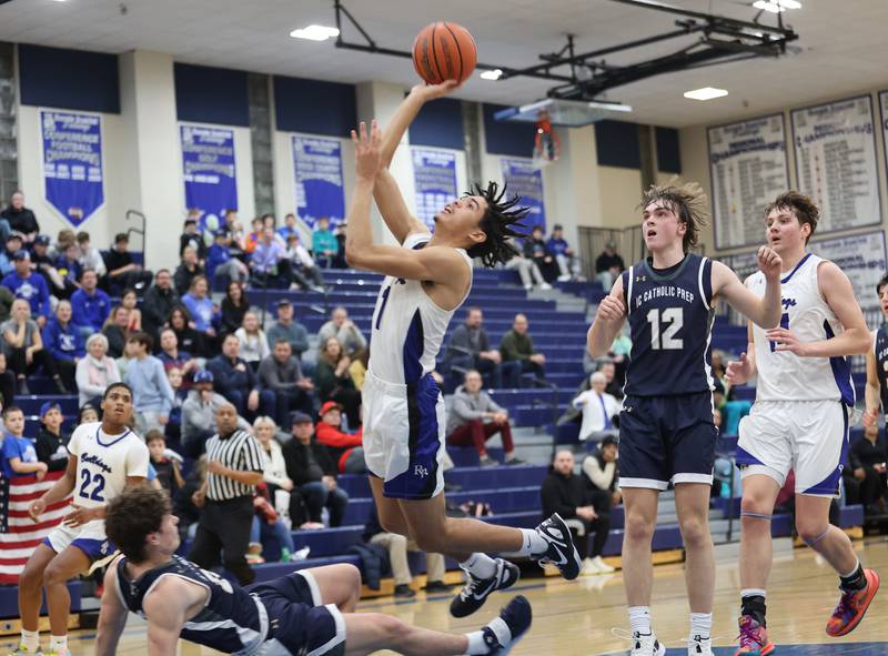 Riverside Brookfield's William Gonzalez (1) goes to the basket during the boys varsity basketball game between IC Catholic Prep and Riverside Brookfield in Riverside on Tuesday, Jan. 24, 2023.