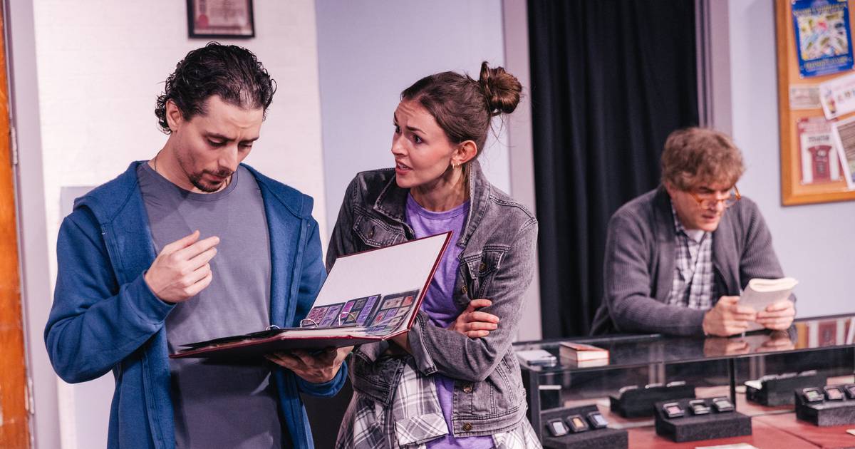 ‘Mauritius’ puts distinctive ‘stamp’ on Barrington production – Shaw Local