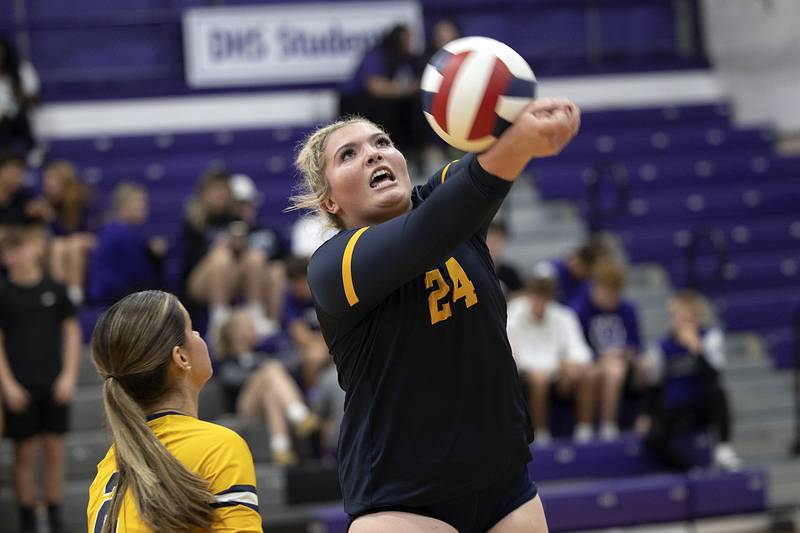 Sterling’s Carley Sullivan makes a pass against Morris Tuesday, Oct. 29, 2024, at the class 3A regional semifinal in Dixon.