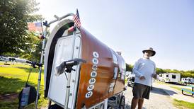 On a mission: Colorado man stops in Rock Falls while walking across America top to bottom