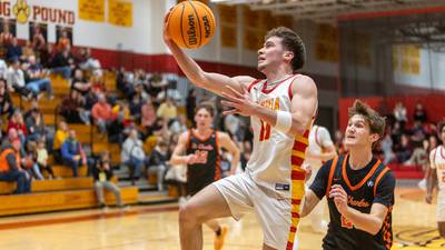Joe Reid gets hot in second quarter, sparks big run to help Batavia take down St. Charles East