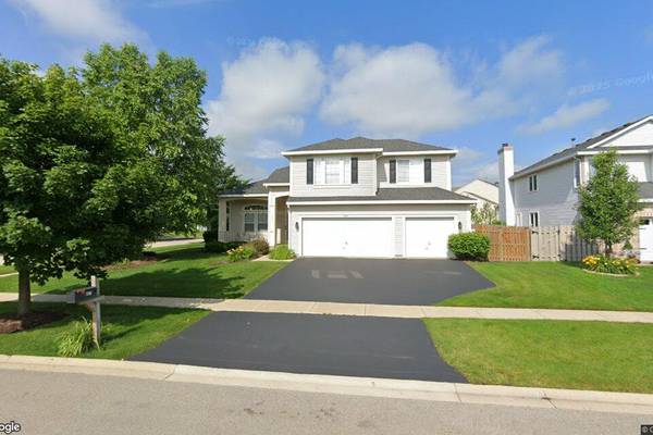 Single-family home sells for $438,000 in Lake In The Hills