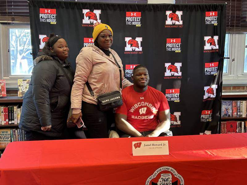 Marist's Jamel Howard Jr. recommitted to Wisconsin on Tuesday in Chicago.