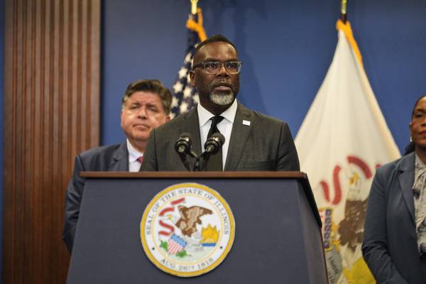 Chicago prepares for an influx of National Guard troops and immigration agents